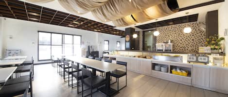 Desayuno todos los días (con cargo)