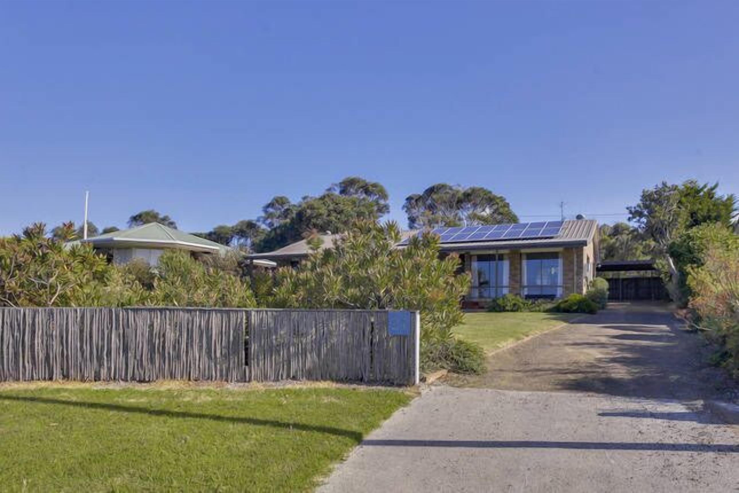 Holiday Home with Ocean Views - Bicheno