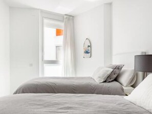 2 bedrooms, iron/ironing board, Internet, bed sheets - Scandinavian style and luxury 50 meters from the beach in Marbella (Marbella)