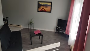 Living room - Executive Suites (Chapleau)