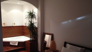 2 室のベッドルーム、アイロン / アイロン台、旅行用ベビーベッド、WiFi (無料)