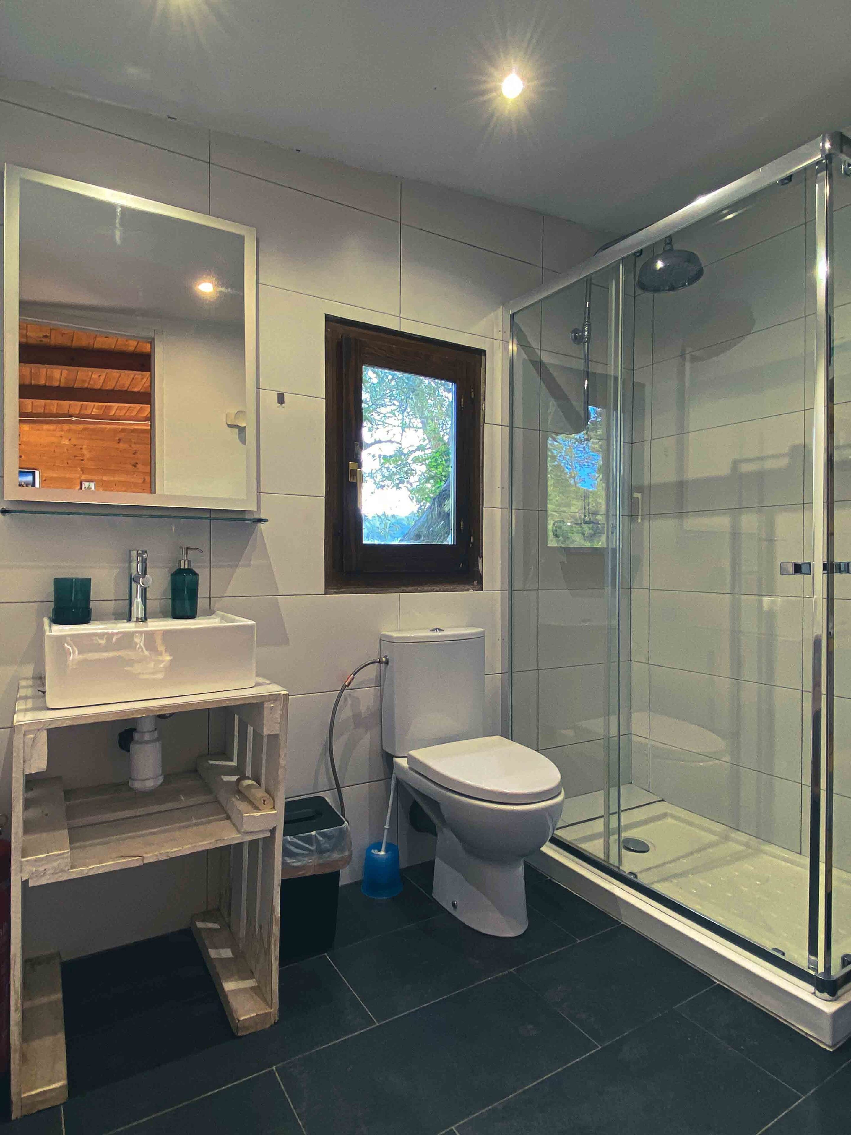 Bruser, miljøvenlige toiletartikler, håndklæder, Sæbe