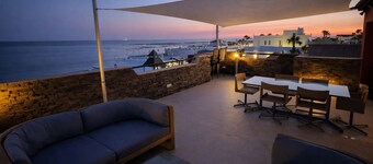 Spectacular Penthouse, authentic 1st line beach, 70 m2 terrace 