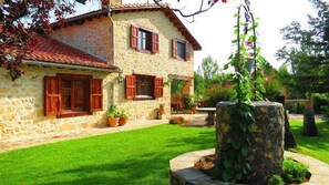 المنطقة المحيطة بالمنشأة