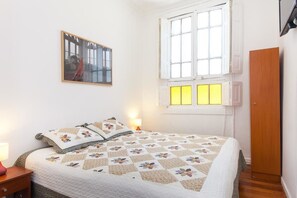 Basic Single Room, 1 Single Bed - Italia Suite (Santiago)