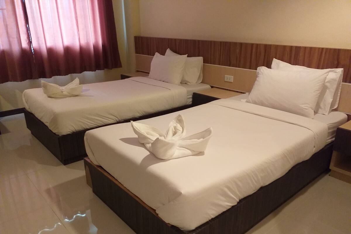 Free WiFi, wheelchair access