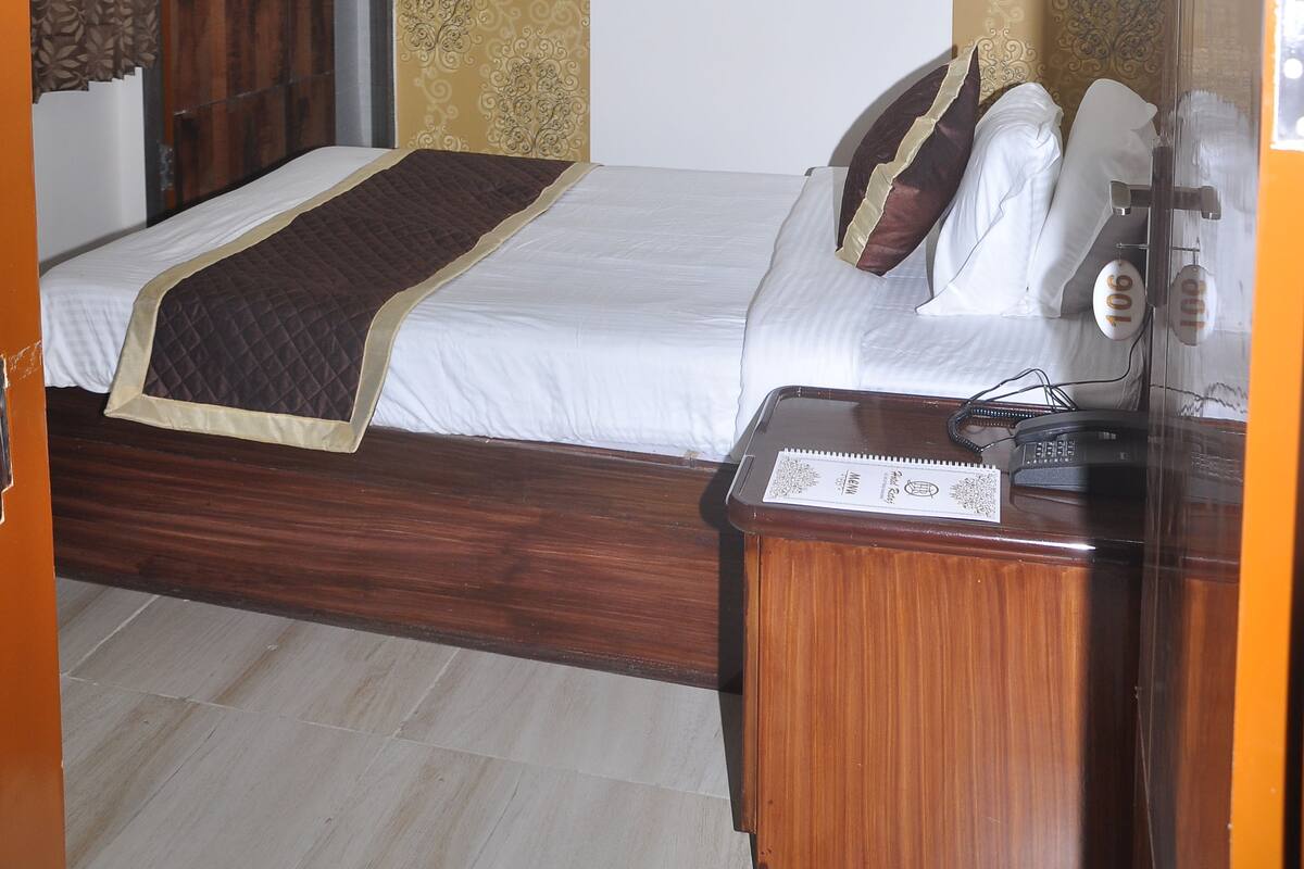 Rollaway beds, free WiFi