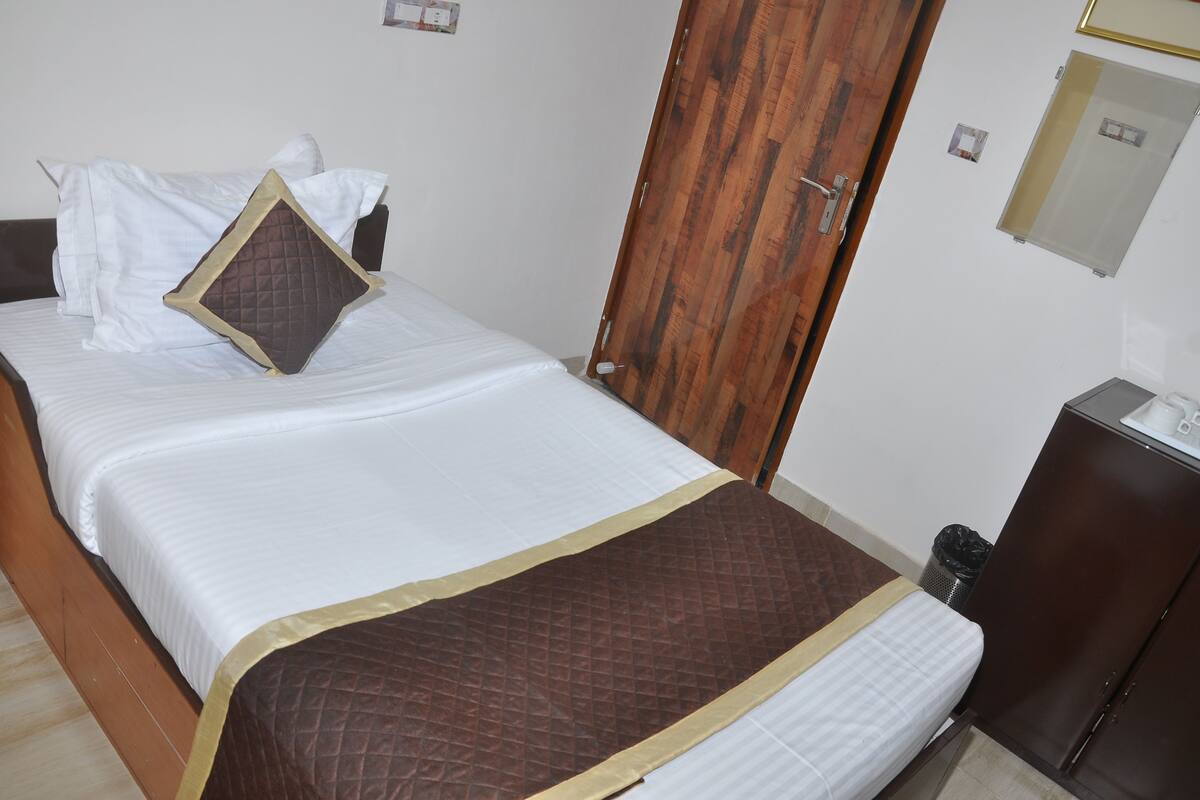 Rollaway beds, free WiFi