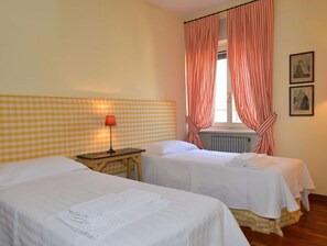 2 camere, ferro/asse da stiro, Wi-Fi gratuito, lenzuola