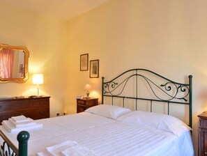 2 camere, ferro/asse da stiro, Wi-Fi gratuito, lenzuola
