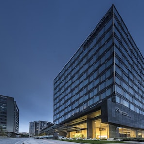 Façade de l’hébergement - soirée/nuit