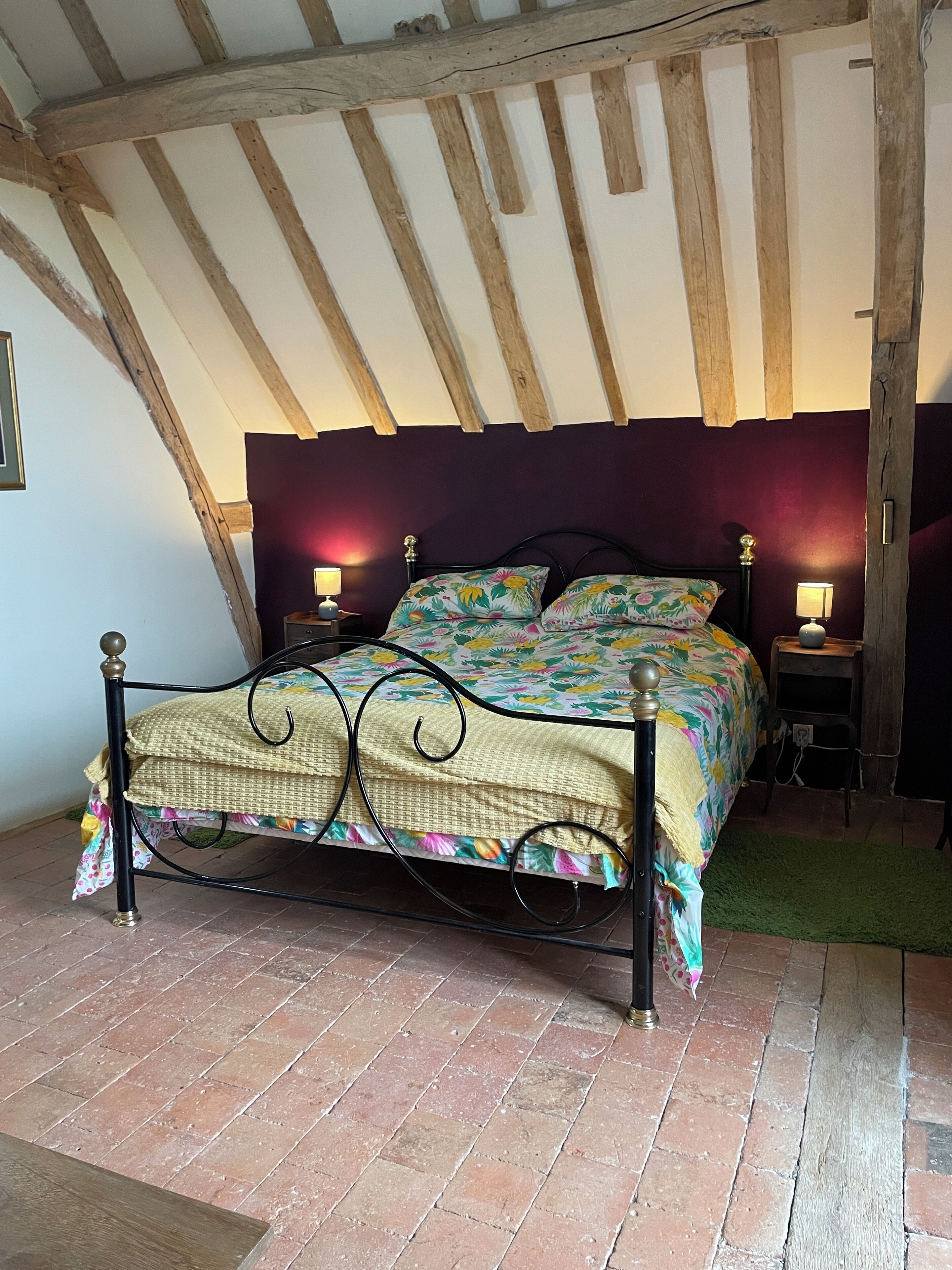 5 habitaciones, tabla de planchar con plancha y wifi gratis 