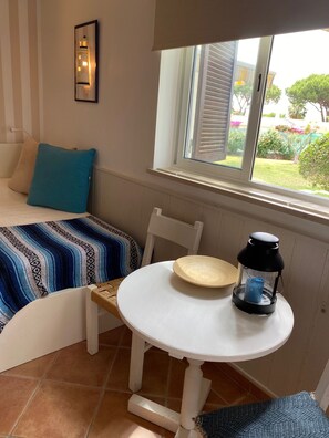 1 bedroom, iron/ironing board, free WiFi, bed sheets - Ap245 (Olhos de Água)