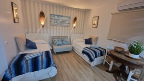 1 bedroom, iron/ironing board, free WiFi, bed sheets - Ap245 (Olhos de Água)