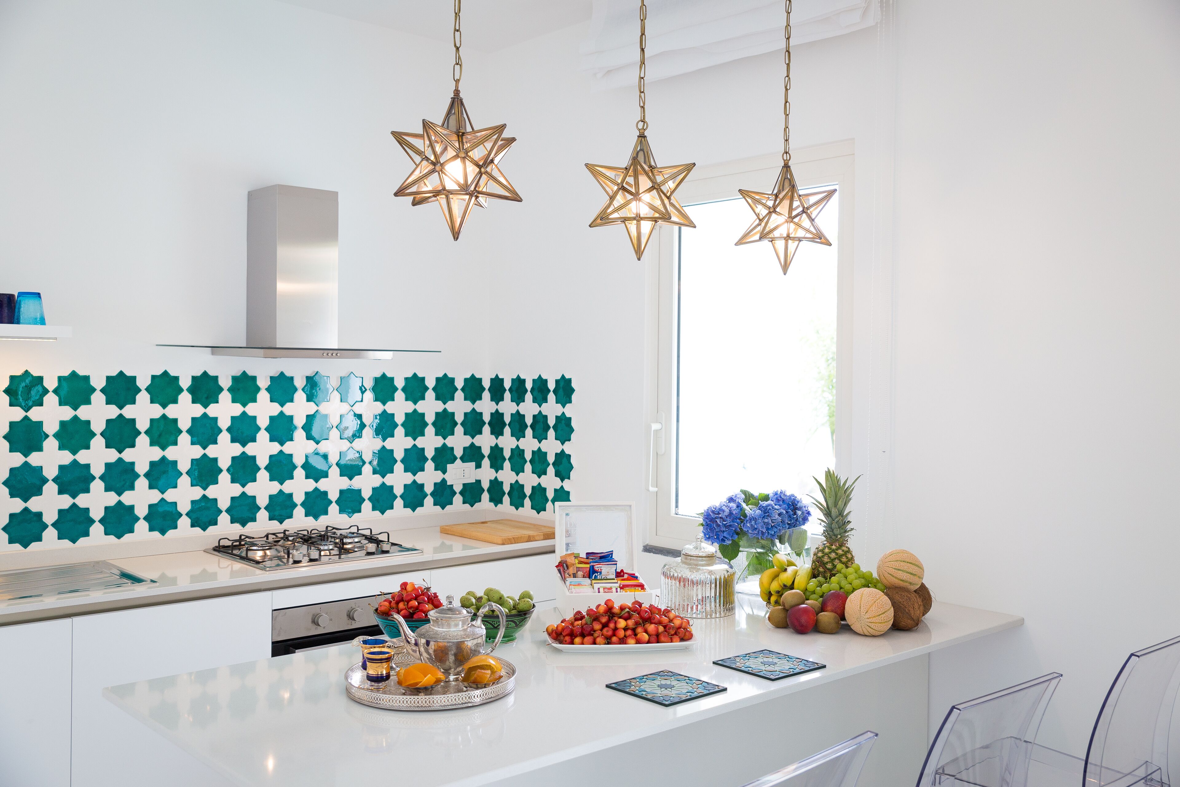 Frigorifero, forno, piano cottura, lavastoviglie