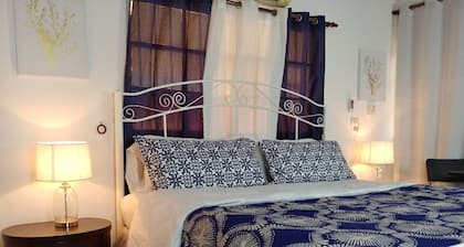 Estudio, Cama King, Aire, Sofa Cama, Mesa &+ (DS1)