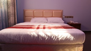 Deluxe Room | Soundproofing, free WiFi, bed sheets, wheelchair access - Georgina Gardens Hotel (Kampala)