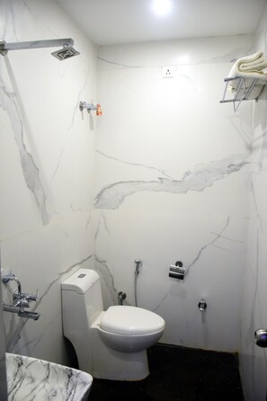 Superior Suite, Multiple Beds, Non Smoking | Bathroom