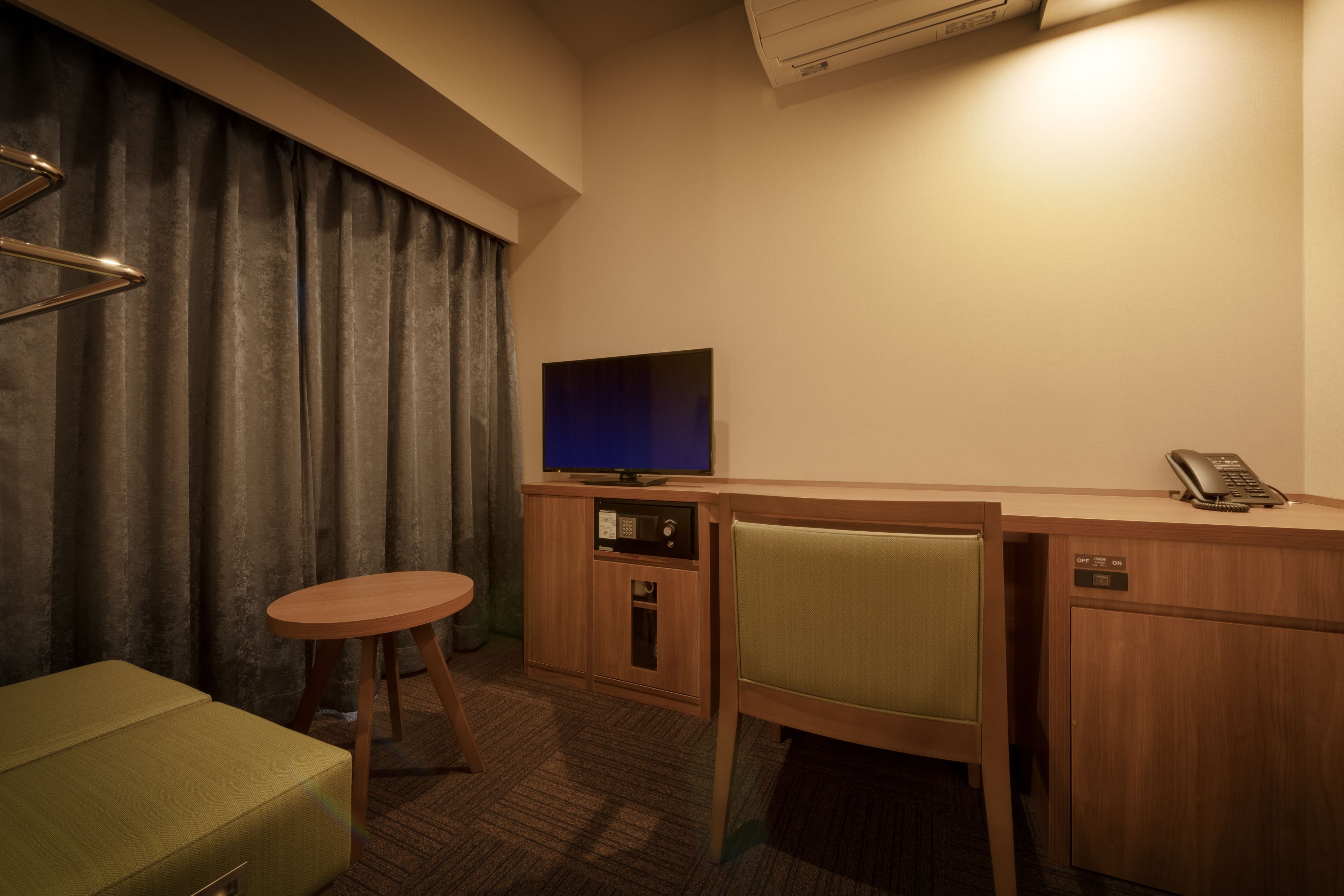 1 bedroom, in-room safe, desk, free wifi