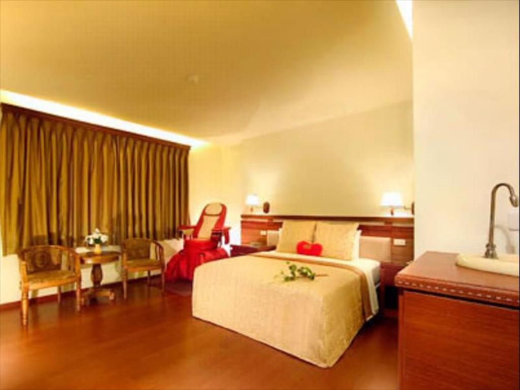 Double Room | Bilik Mandi | Pancuran mandi, kelengkapan dandanan diri percuma, pengering rambut 