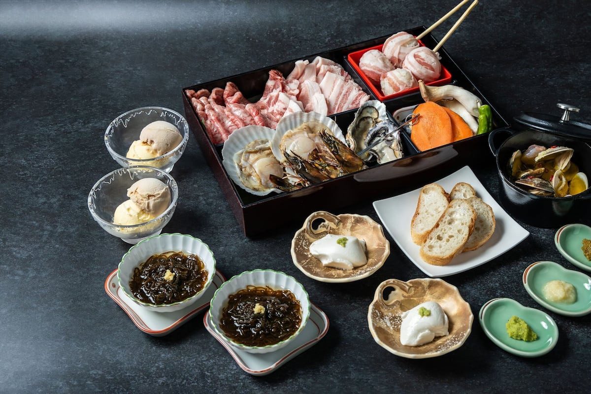 Deluxe-Villa, Nichtraucher, Meerblick (Terrace B, BBQ dinner, 6PM-7:30PM) | Daunenbettdecken, Minibar, Zimmersafe, individuell dekoriert