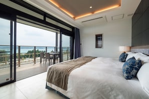 Biệt thự, quang cảnh biển (Terrace, A) | Chăn bông, minibar, két bảo mật tại phòng, trang trí khác biệt 