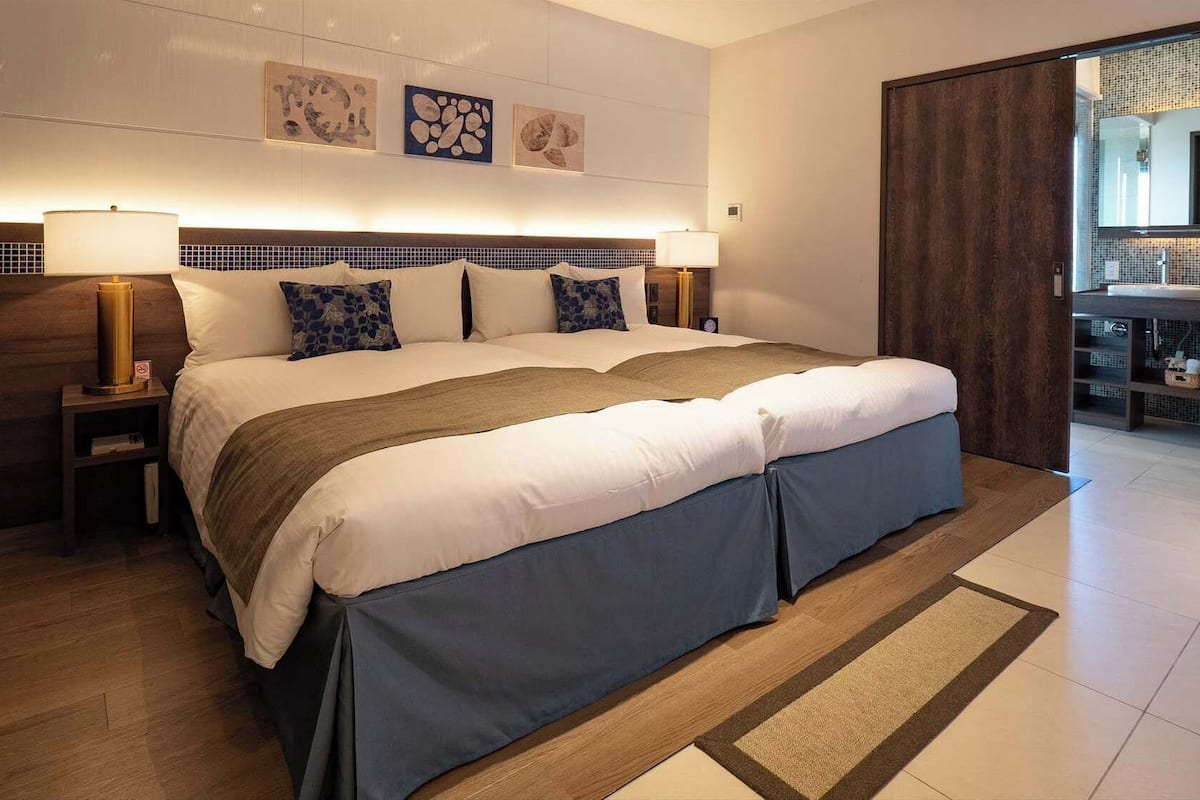 Down comforters, minibar, in-room safe, blackout drapes