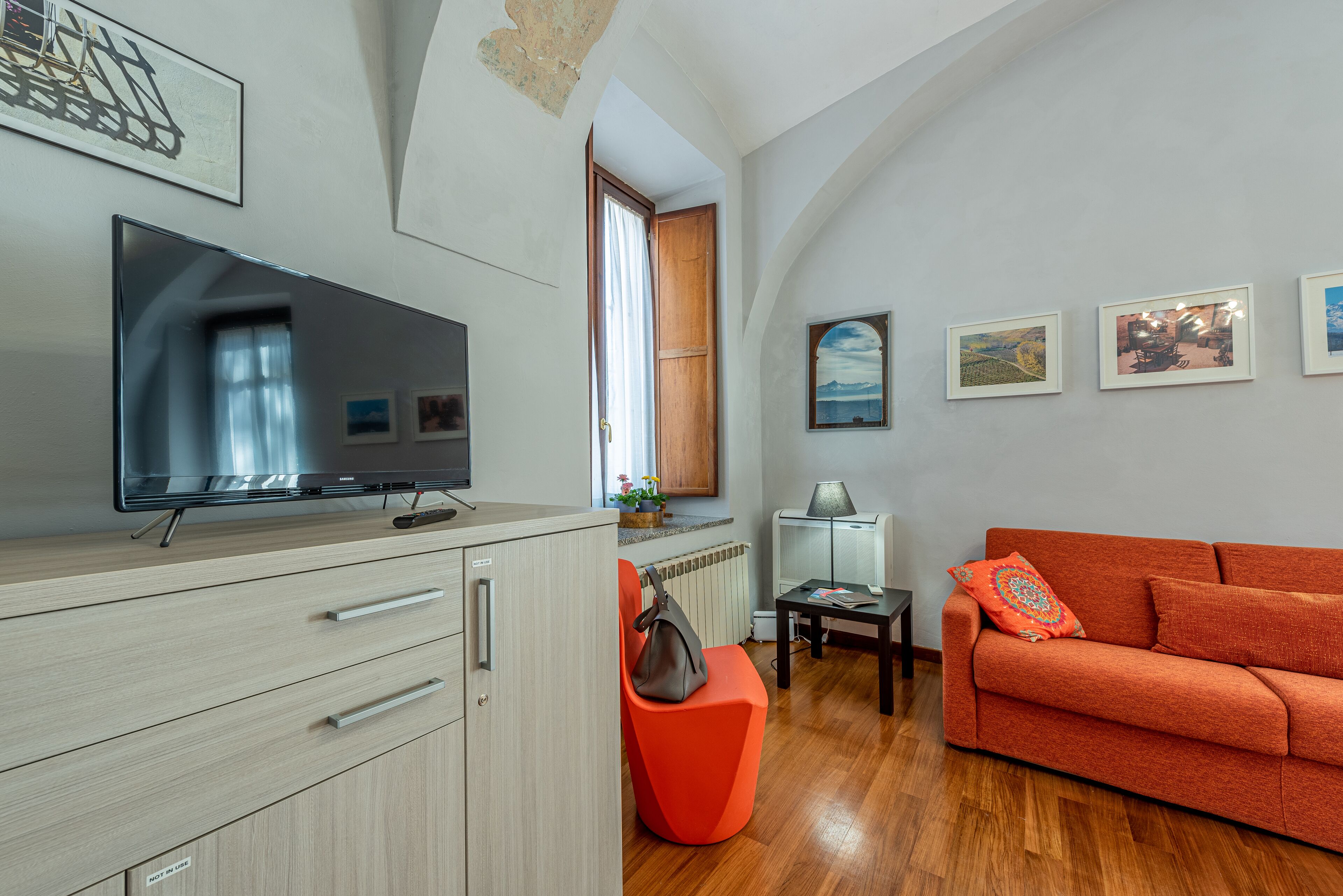 The Antico Cedro Apartment, Alba city center
