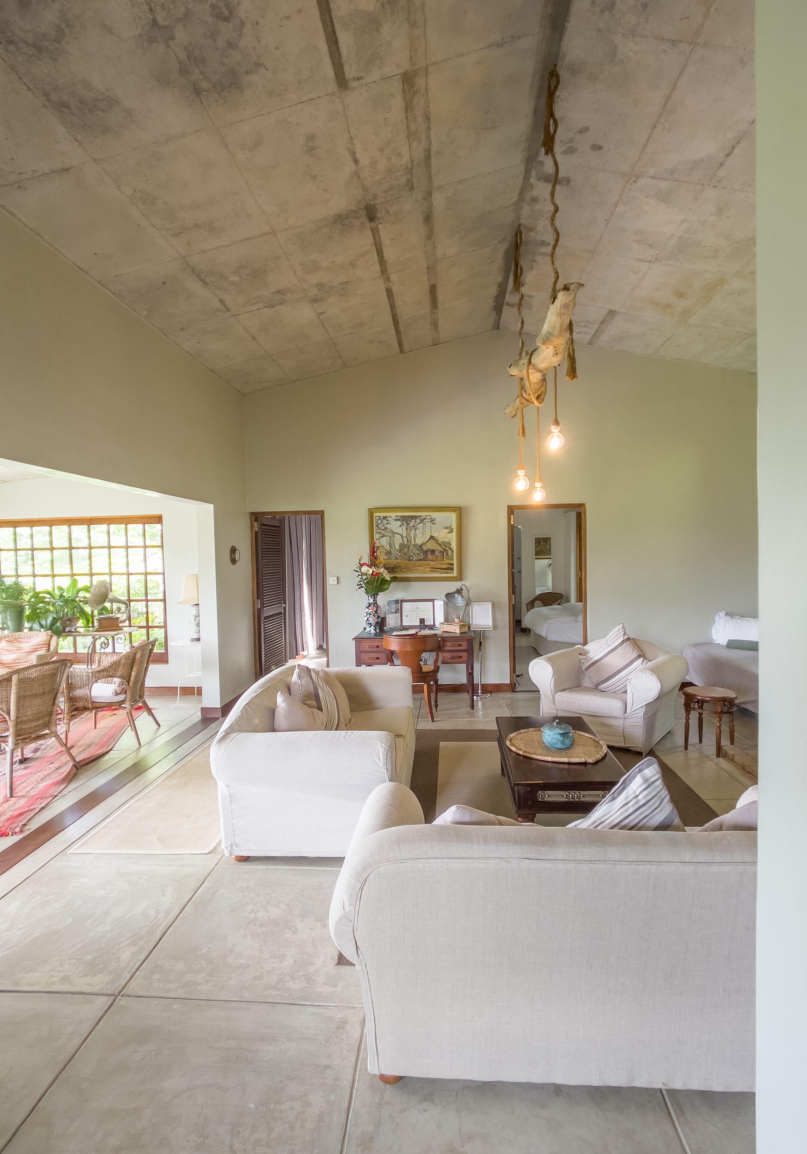 Mökki | Oleskelualue | Takka