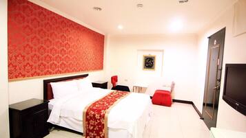 Standard Double Room | Desk, blackout drapes, free WiFi, bed sheets