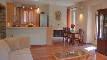 Télévision, cheminée