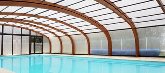 Traditional Log Cabin on quiet Residential Commune overlooking Lake Dathee