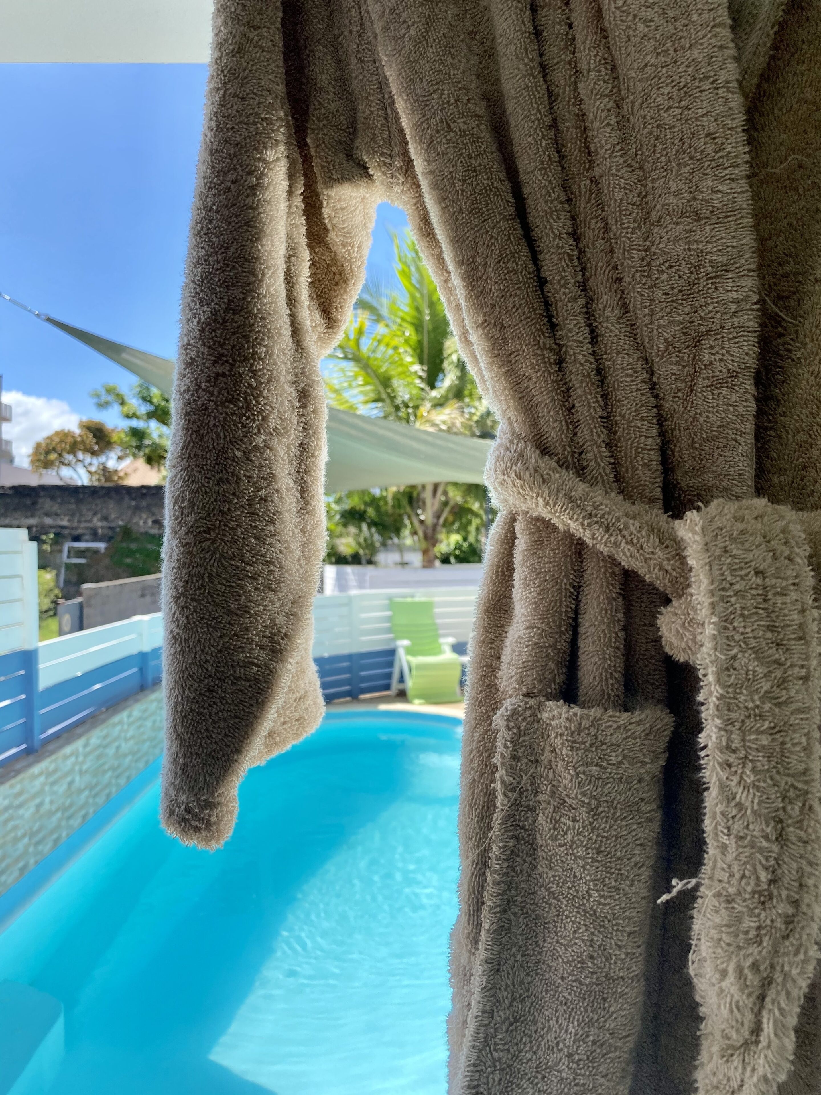 outdoor pool, pool loungers