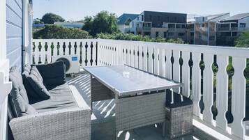 Appartement Familial, 2 chambres, coin cuisine, vue ville | Terrasse/Patio
