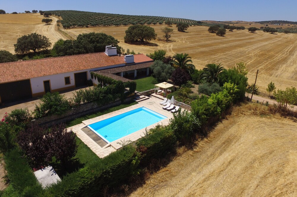 Monte do Muro Rural House