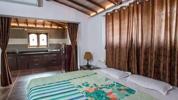 Habitación | Cortinas opacas, camas supletorias gratuitas, wifi gratis y ropa de cama