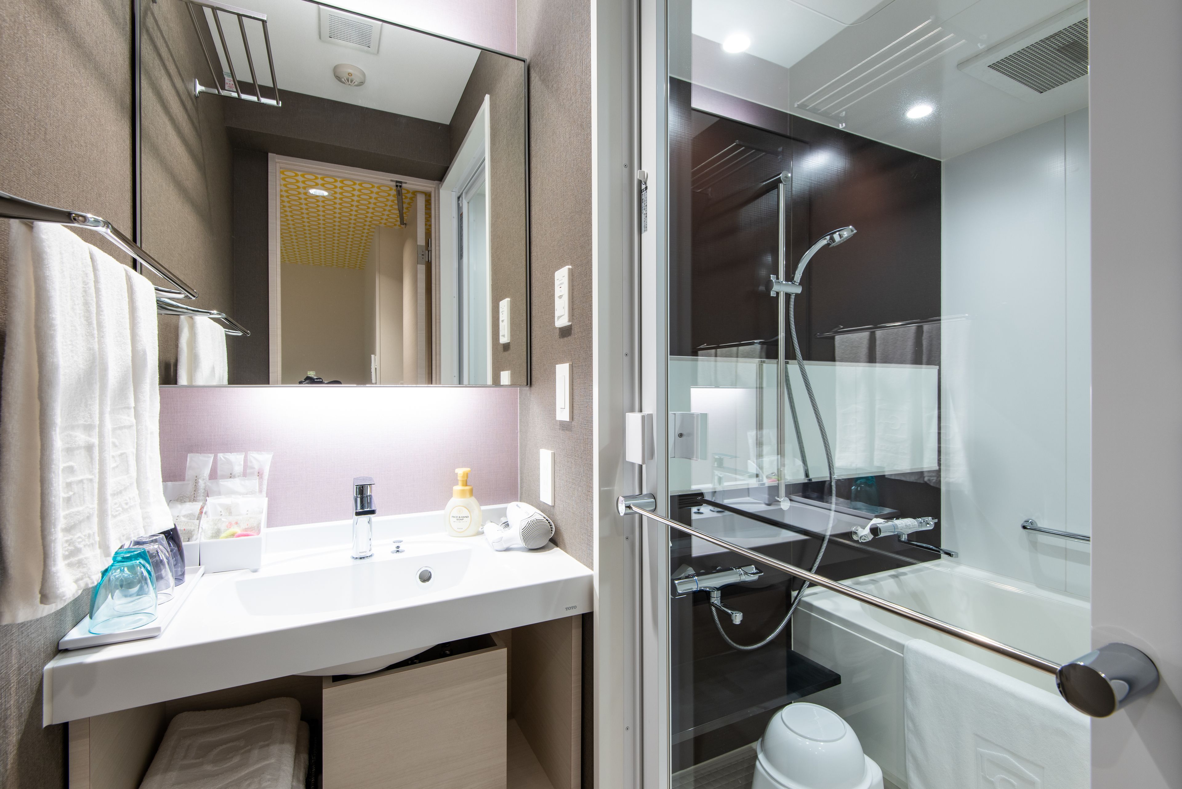 [non-smoking] comfort twin | bathroom | free toiletries, hair dryer, slippers, electronic bidet