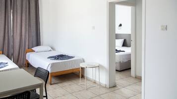 Ropa de cama de alta calidad, caja fuerte, wifi gratis y ropa de cama