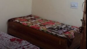 Standard Shared Dormitory, 1 Twin Bed, Non Smoking | Bed sheets - VOHRA HOSTEL (New Delhi)