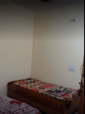 Bed sheets - VOHRA HOSTEL (New Delhi)