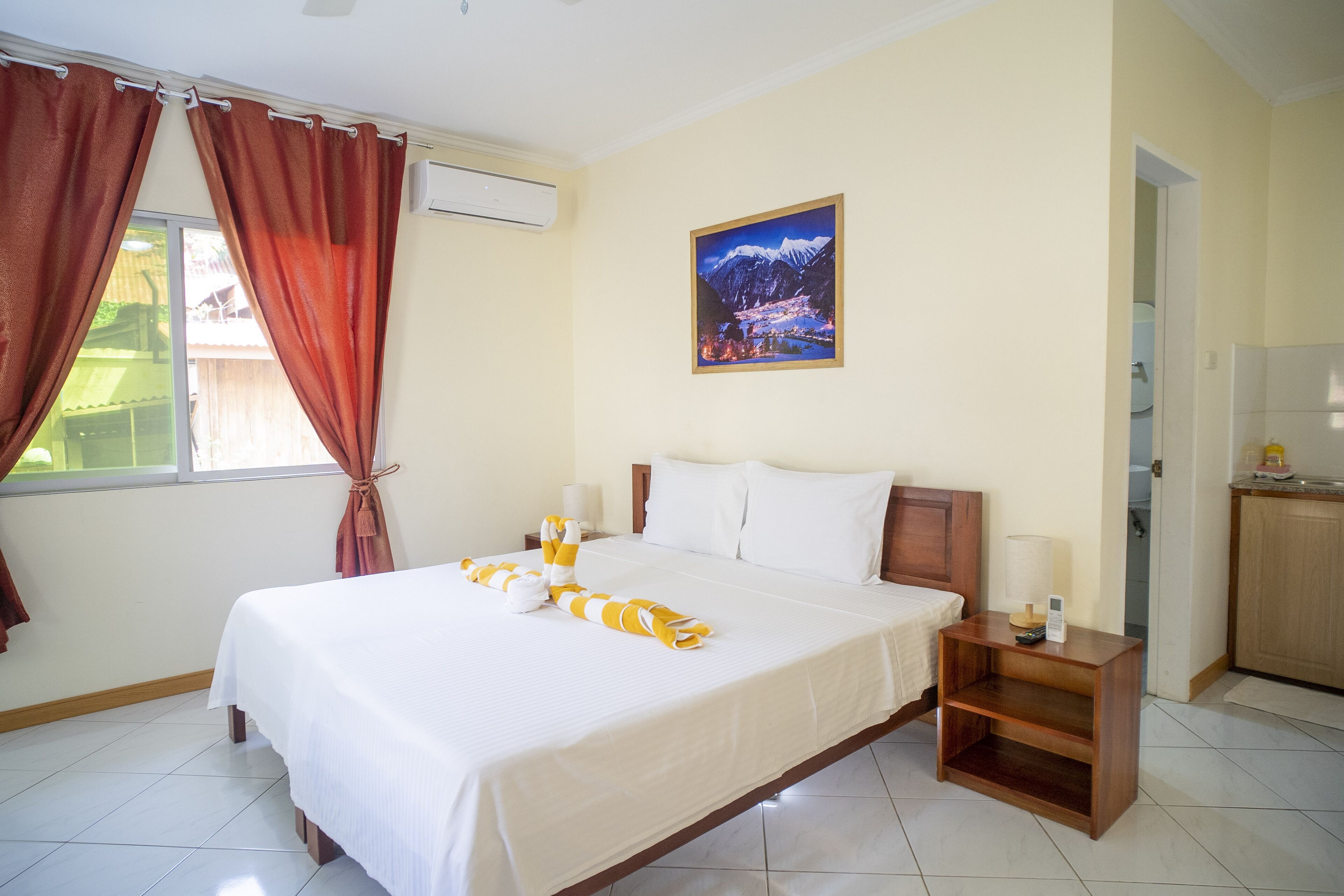 Deluxe kamer (1 King Deluxe Room) | Een kluis op de kamer, individueel gedecoreerd, individueel gemeubileerd