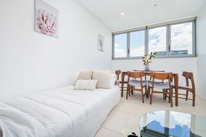 Deluxe Apartment, 2 Bedrooms | Living room