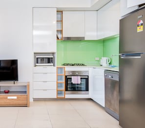 Deluxe Apartment, 2 Bedrooms | Private kitchen