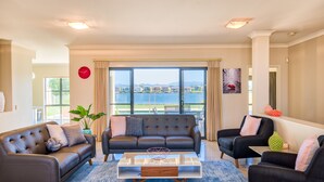 Deluxe huis, 4 slaapkamers | Woonkamer