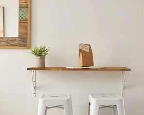 Deluxe Apartment, 1 Bedroom | In-room dining