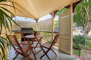 Deluxe House, 3 Bedrooms | Terrace/patio - Quiet and Convenient 3 Bedroom Family Entertainer (Woolloongabba)