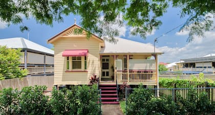 Quiet and Convenient 3 Bedroom Family Entertainer