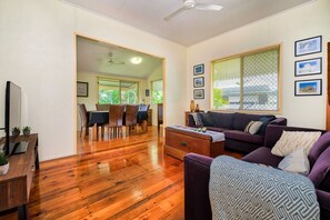 Deluxe House, 3 Bedrooms | Living room | LED TV - Quiet and Convenient 3 Bedroom Family Entertainer (Woolloongabba)
