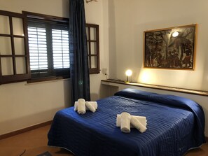 2 多间卧室、熨斗/熨衣板、免费 WiFi、床单