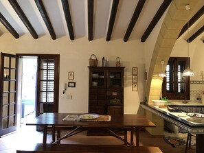 Dining - VILLA MARIZA on the guidaloca beach (scopello)